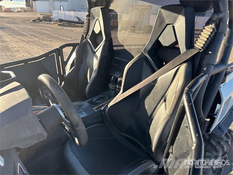 Can-am Commander 1000 4x4 Utility Vehicle Pomoćne mašine