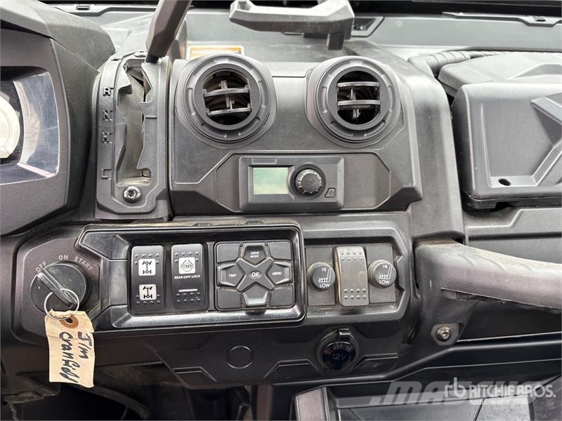 Can-am Defender 4x4 Side By Side Automobily