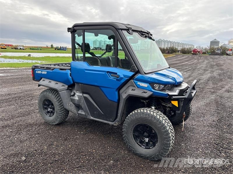 Can-am Defender 4x4 Side By Side Automobily