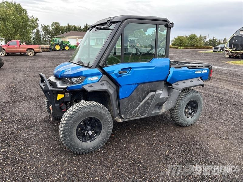 Can-am Defender 4x4 Side By Side Automobily