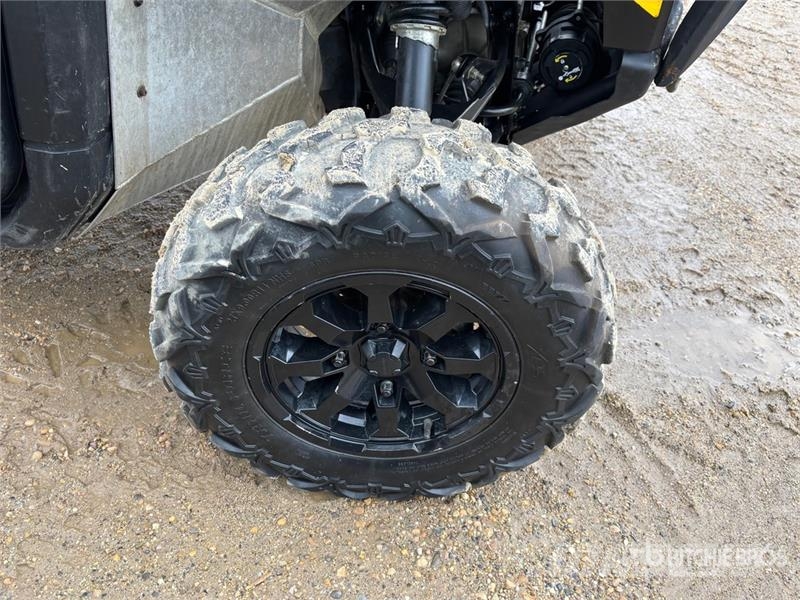 Can-am Defender HD8 4x4 Utility Vehicle ماكينات منفعة عامة