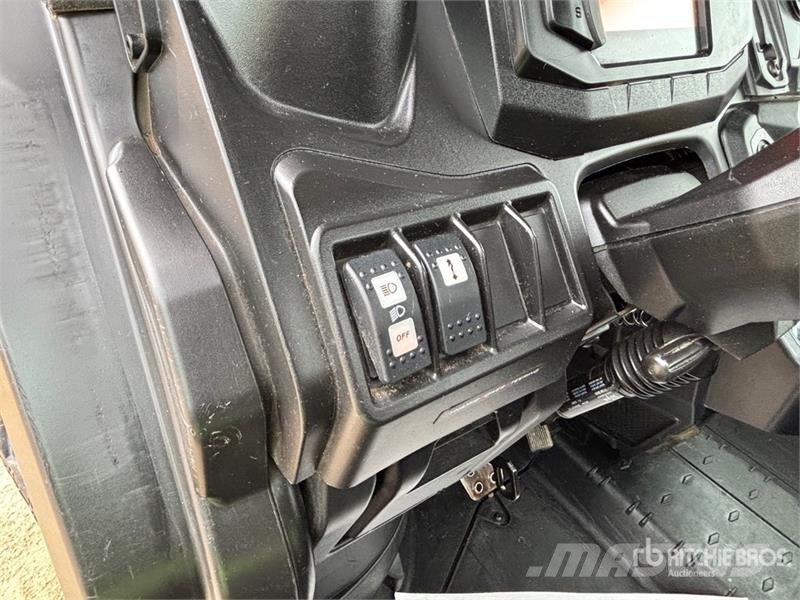 Can-am Defender HD8 4x4 Utility Vehicle ماكينات منفعة عامة