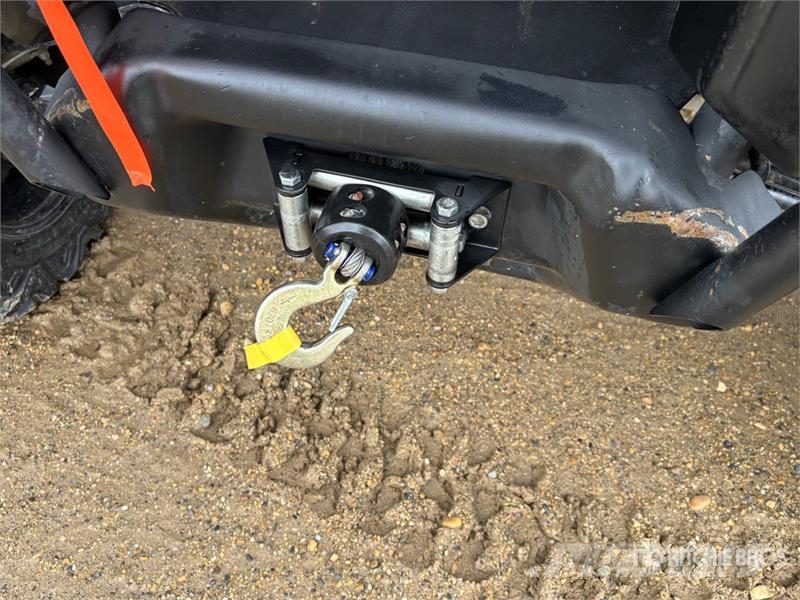Can-am Defender HD8 4x4 Utility Vehicle ماكينات منفعة عامة