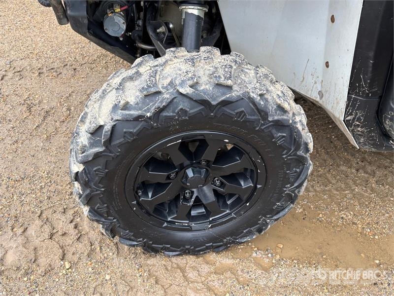 Can-am Defender HD8 4x4 Utility Vehicle ماكينات منفعة عامة