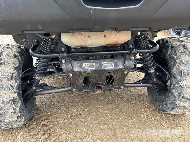 Can-am Defender HD8 4x4 Utility Vehicle ماكينات منفعة عامة