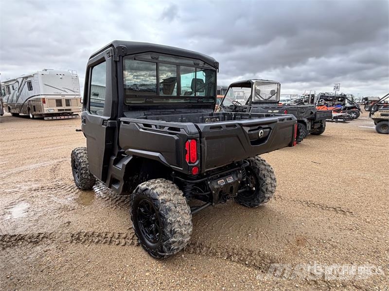 Can-am Defender HD8 4x4 Utility Vehicle ماكينات منفعة عامة