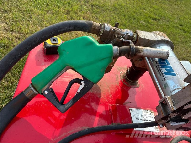 Can/Magnum 885 L Steel Fuel Tank Depósitos de combustible y aditivos