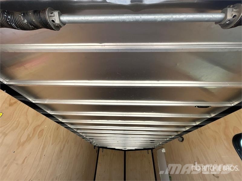 Canada Trailers 17 ft S/A Enclosed Trailer Gesloten opbouw trailers