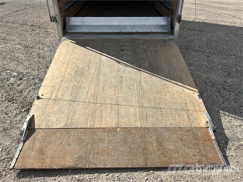Canada Trailers 17 ft S/A Enclosed Trailer Gesloten opbouw trailers