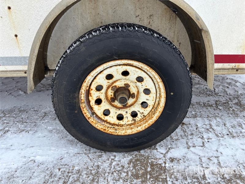 Canadian Hauler 16 ft T/A Enclosed Trailer Furgons