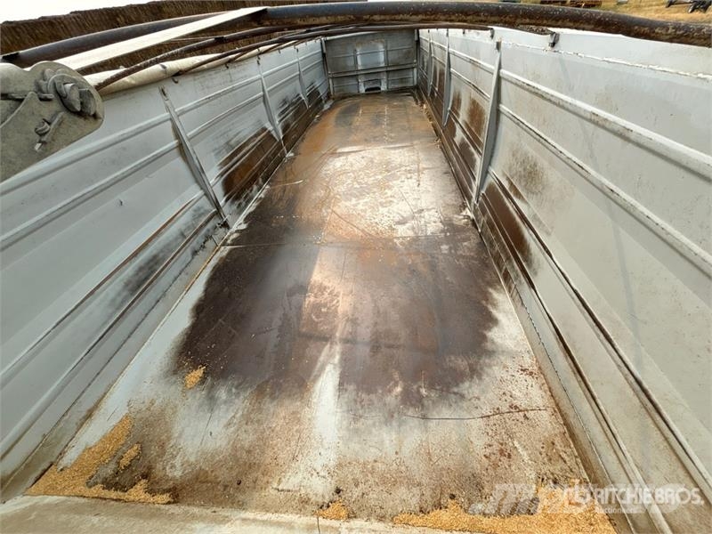 Cancade 32 ft T/A End Dump Trailer مقطورات قلابة