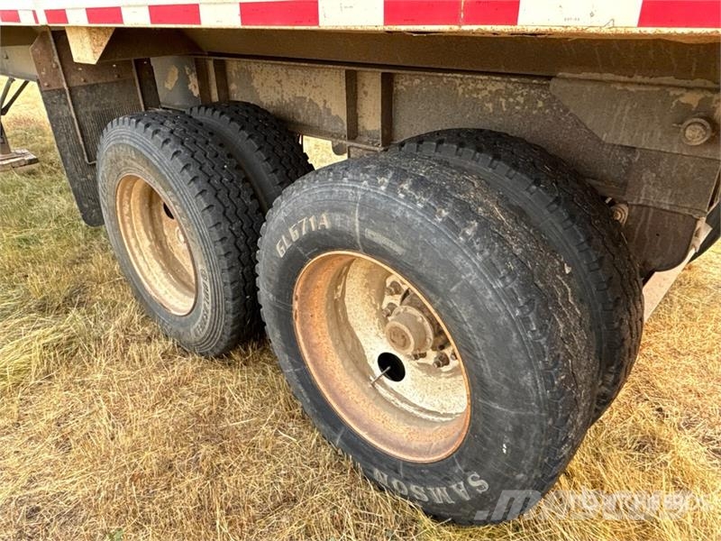 Cancade 32 ft T/A End Dump Trailer مقطورات قلابة