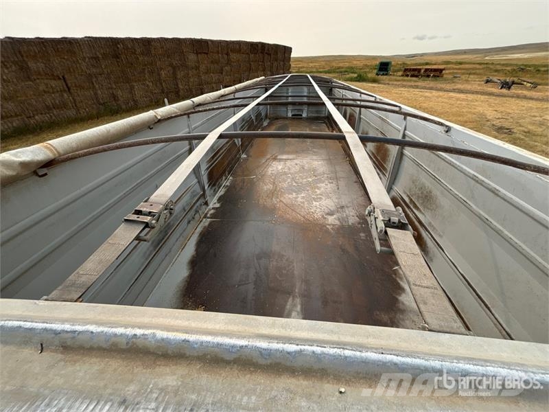 Cancade 32 ft T/A End Dump Trailer مقطورات قلابة