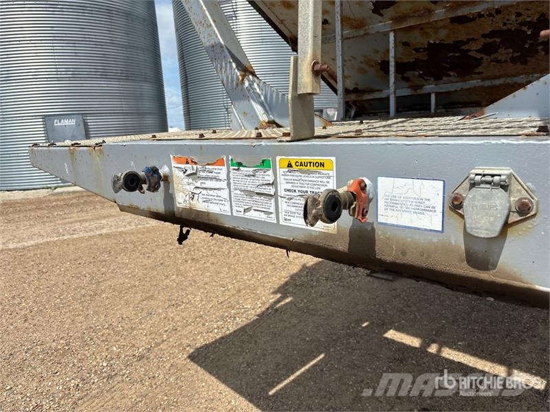Cancade Maxim 42 ft Tri/A Grain Trailer Прицепы перегрузчики зерна