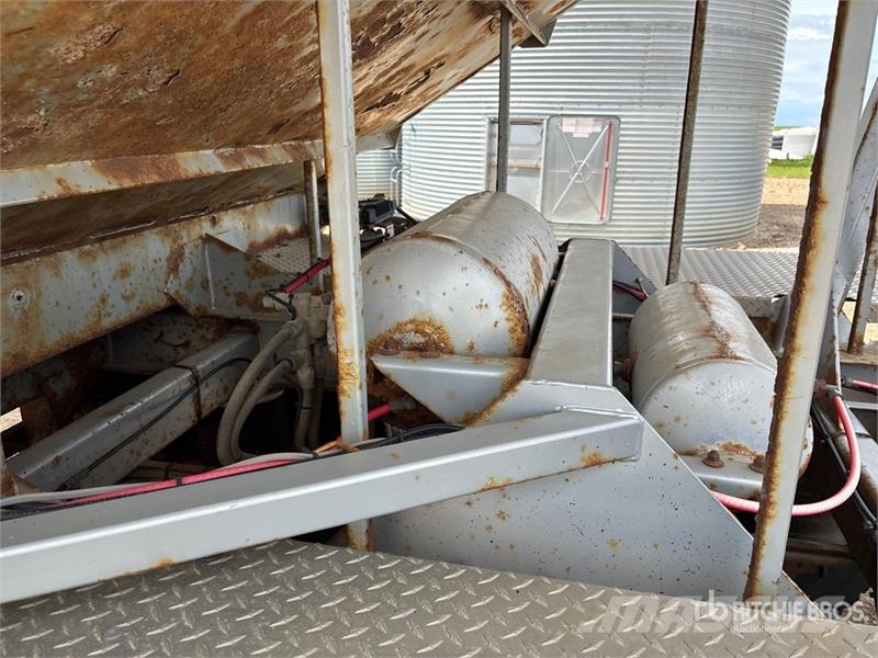 Cancade Maxim 42 ft Tri/A Grain Trailer Прицепы перегрузчики зерна