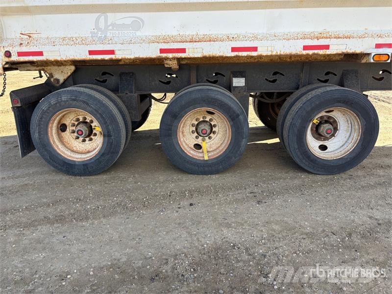Canuck 30 ft Tri/A End Dump Trailer Remorque benne