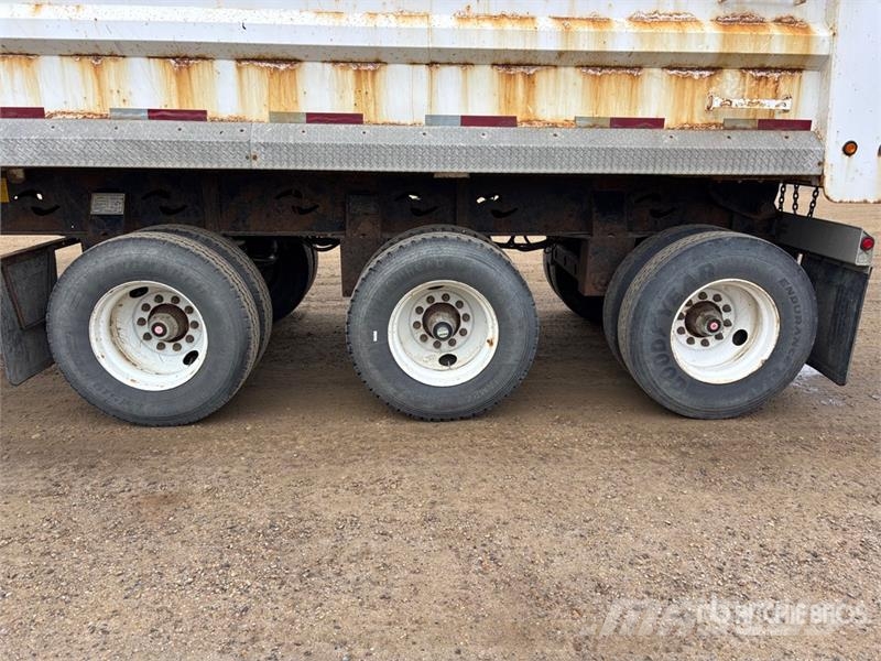  Canuck 31 ft Tri/A End Dump Trailer 自卸拖车