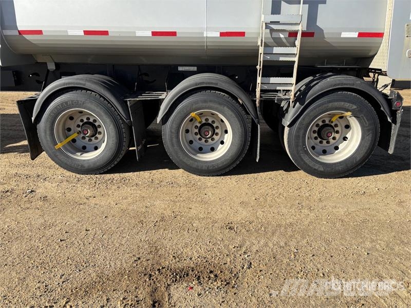 Canuck 33 ft Tri/A End Dump Trailer Remorque benne
