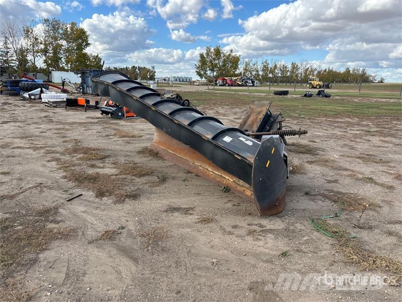 Capital Industries 12 ft 6 in One-Way Snow Plow حراثات ونصول الجليد