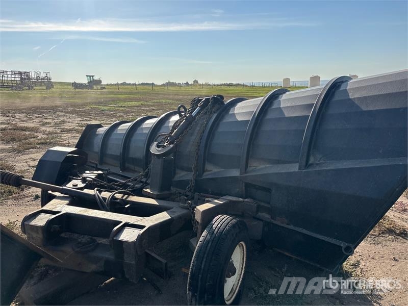 Capital Industries 12 ft 6 in One-Way Snow Plow Снігоочищувальні ножі та плуги