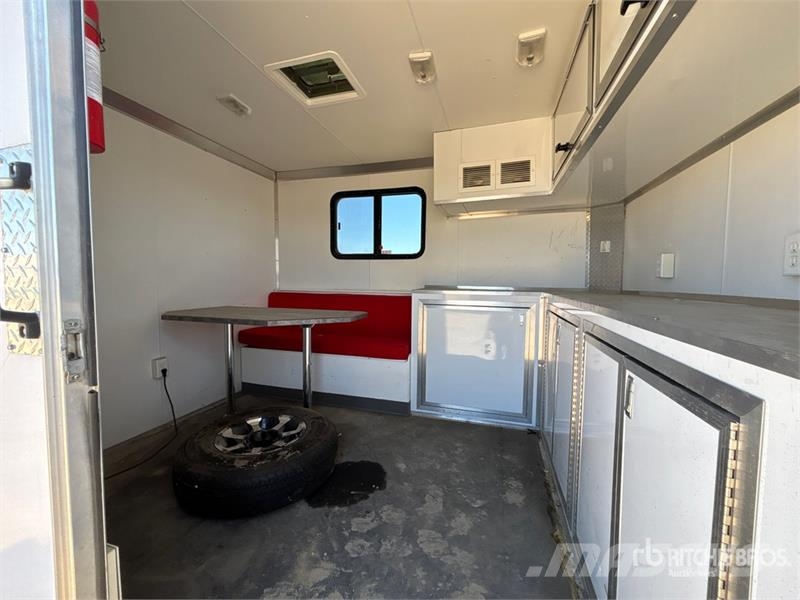 Cargo Pro 26 ft T/A Enclosed Trailer Rimorchi cassonati