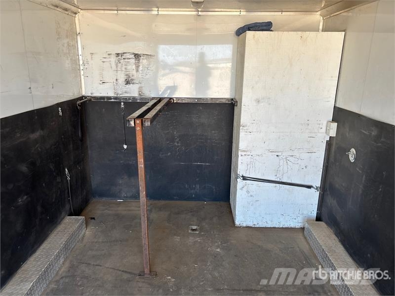 Cargo Pro 26 ft T/A Enclosed Trailer Rimorchi cassonati