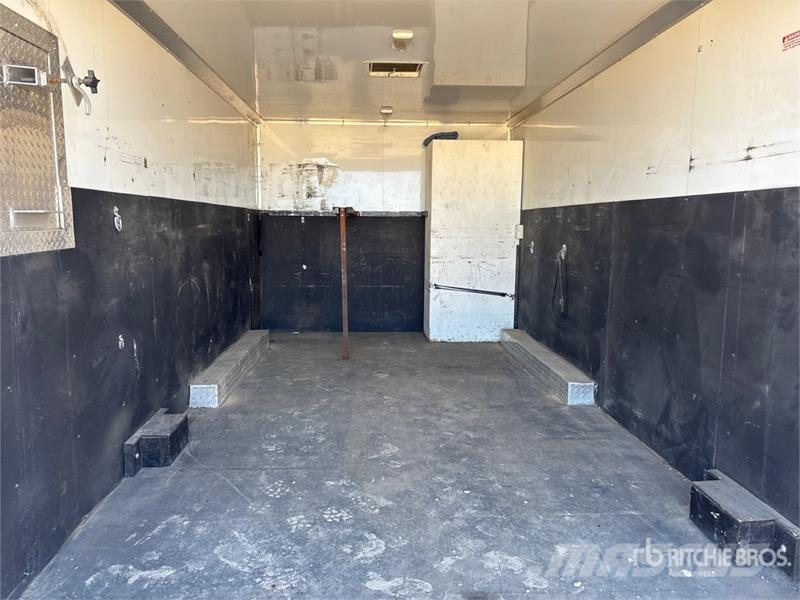 Cargo Pro 26 ft T/A Enclosed Trailer Rimorchi cassonati