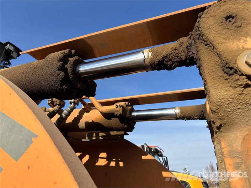 CASE 1221E Wheel Loader Iekrāvēji uz riteņiem