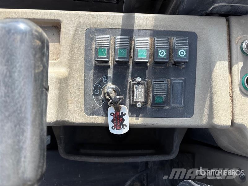 CASE 1221E Wheel Loader Iekrāvēji uz riteņiem