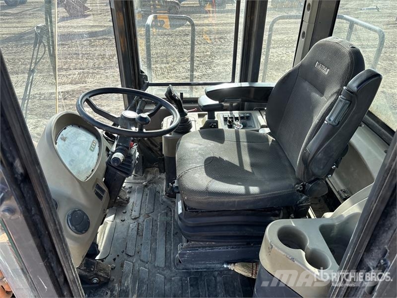 CASE 1221E Wheel Loader Iekrāvēji uz riteņiem