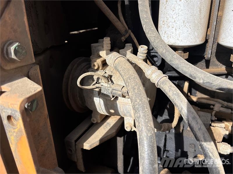 CASE 1221E Wheel Loader Iekrāvēji uz riteņiem