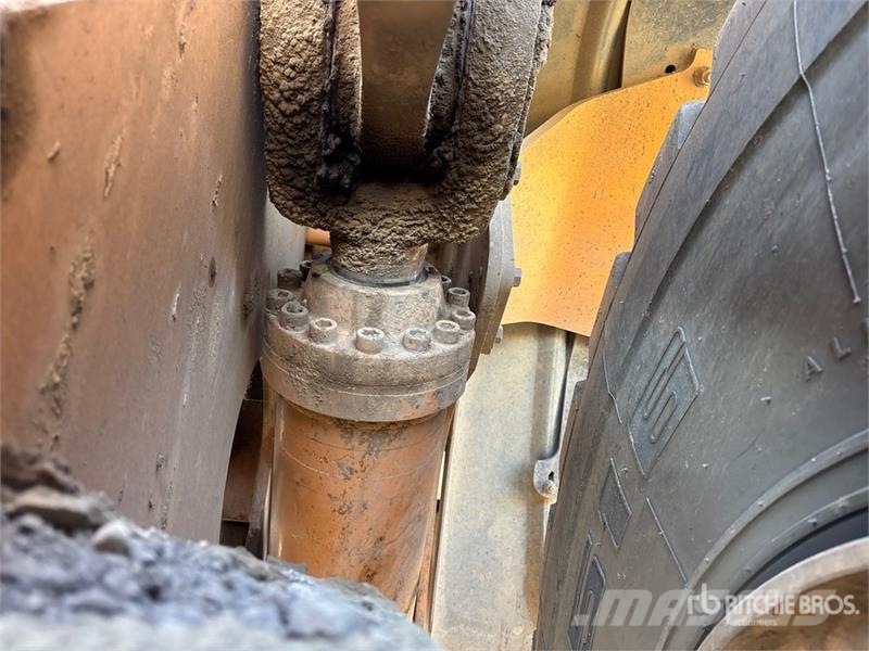 CASE 1221E Wheel Loader Iekrāvēji uz riteņiem