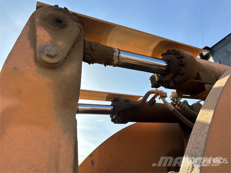 CASE 1221E Wheel Loader Iekrāvēji uz riteņiem