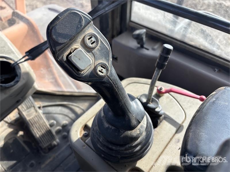 CASE 1221E Wheel Loader Iekrāvēji uz riteņiem
