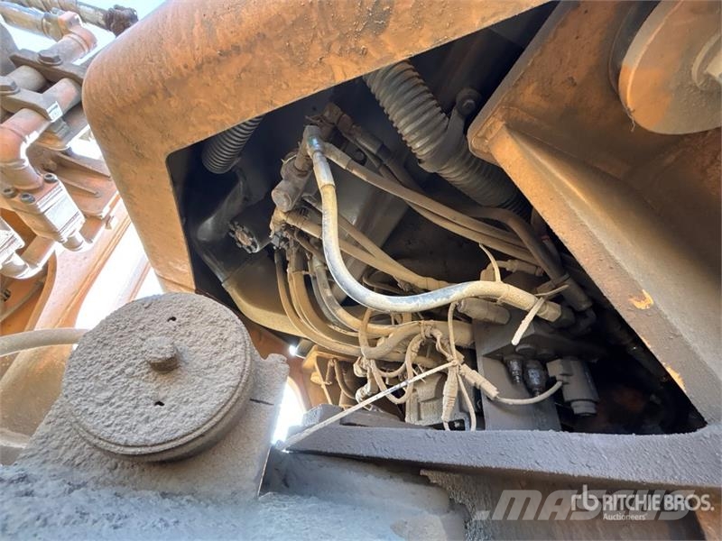 CASE 1221E Wheel Loader Iekrāvēji uz riteņiem