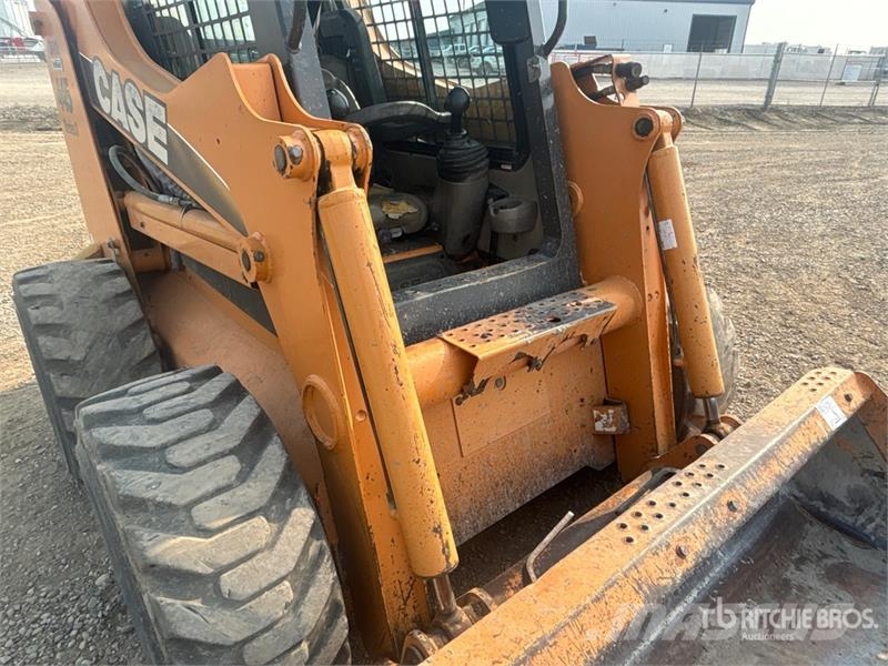 CASE 445 Series III Skid Steer Loader Šmykom riadené nakladače