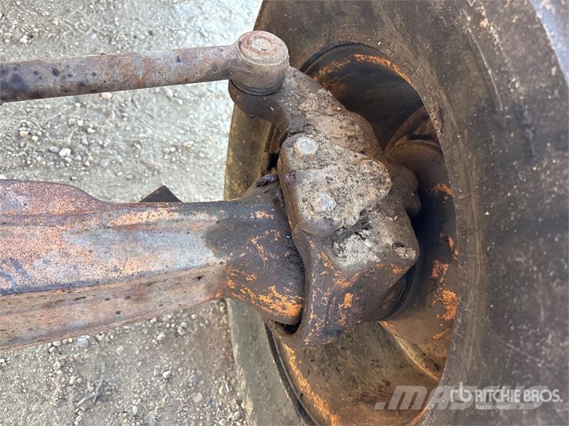 CASE 590 Super L Ekskavatori-iekrāvēji