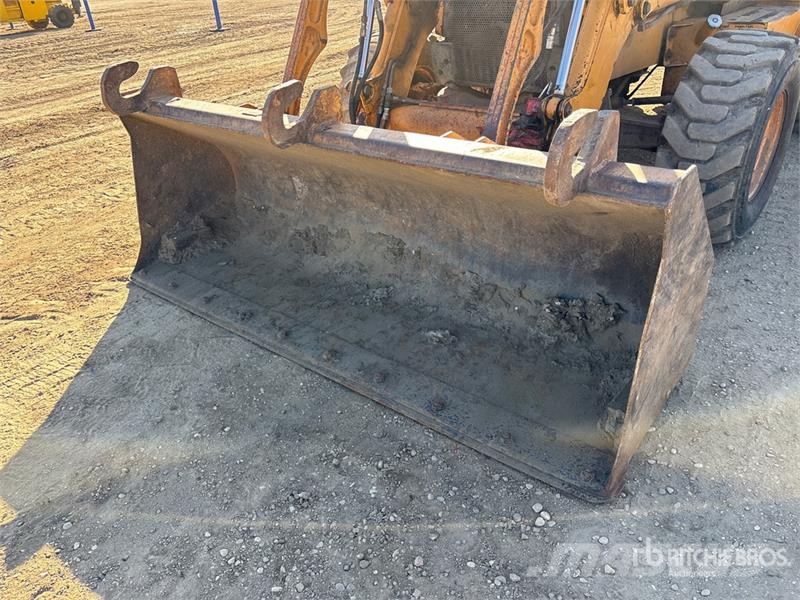 CASE 590 Super L Ekskavatori-iekrāvēji