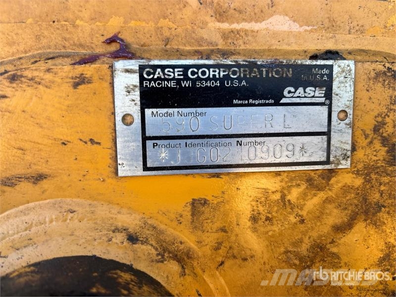 CASE 590 Super L Ekskavatori-iekrāvēji