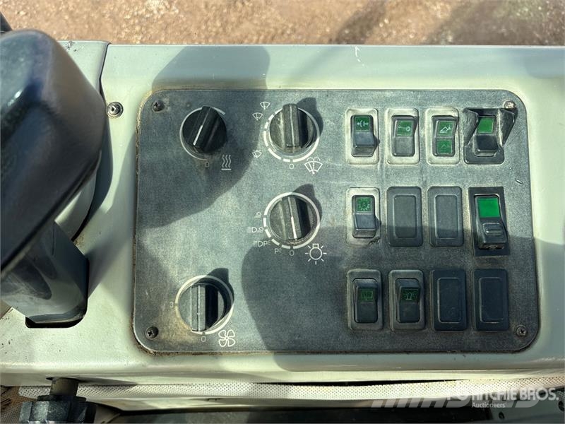 CASE 621C Chargeuse sur pneus