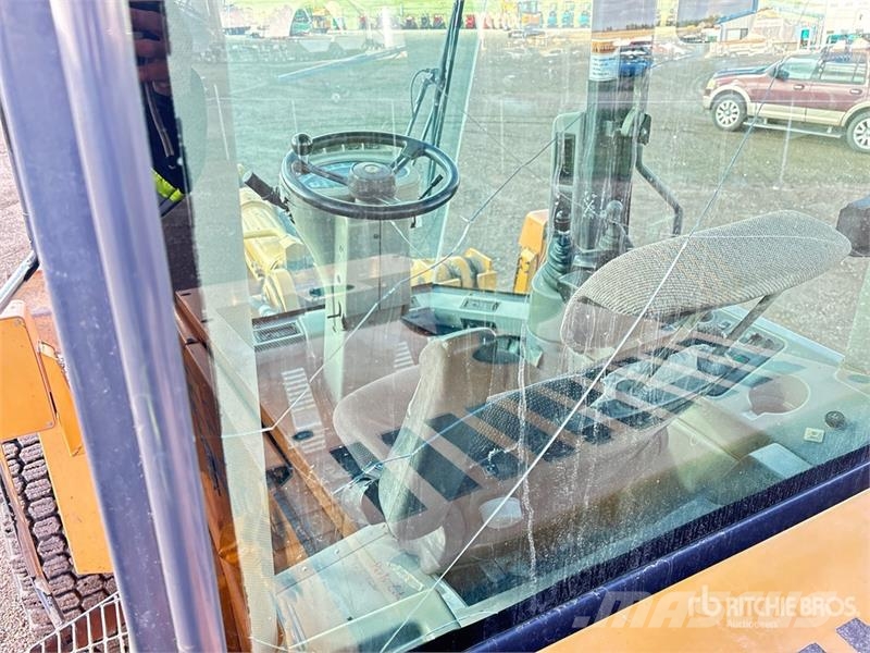 CASE 621C Chargeuse sur pneus