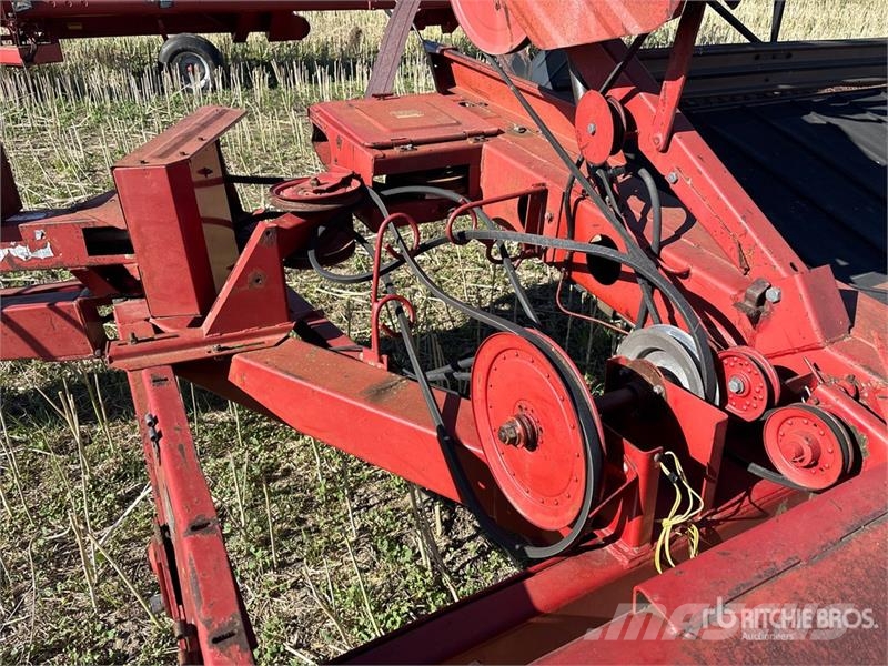 CASE 730 30 ft Pull Type Swather Windrower (Inoperable) Αναμοχλευτήρες