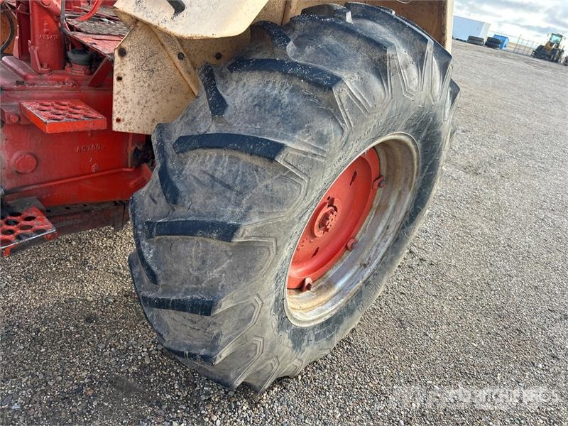 CASE 742 2WD Tractor Traktorer