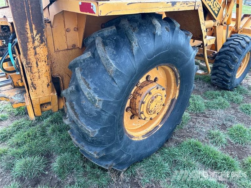 CASE 780CK Backhoe Loader 反鏟裝載機