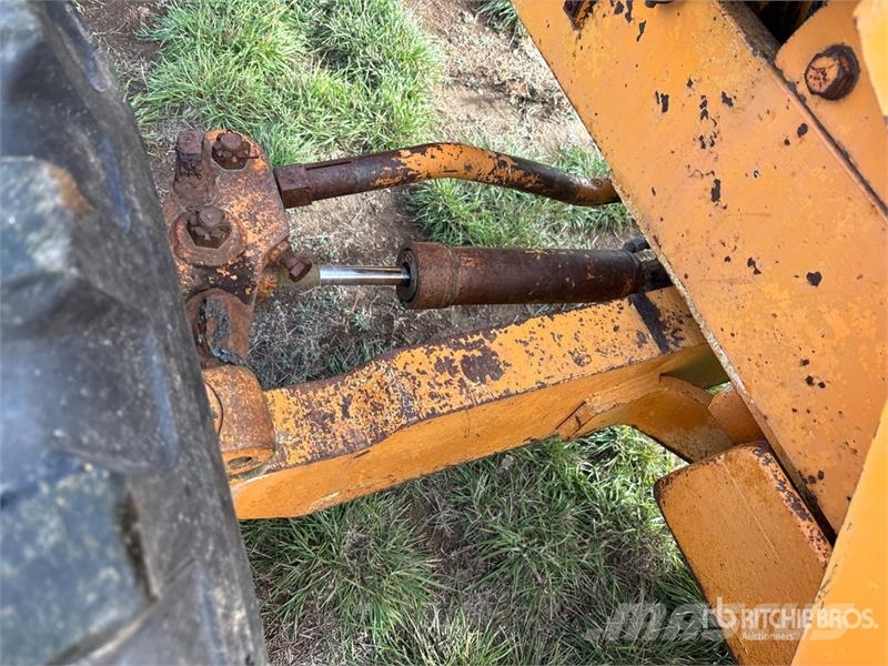 CASE 780CK Backhoe Loader 反鏟裝載機