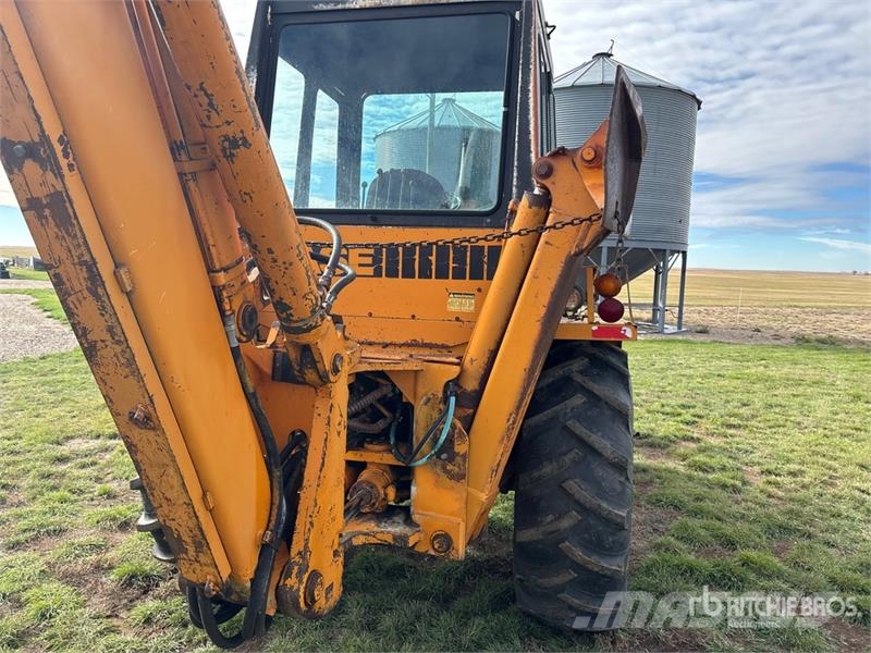CASE 780CK Backhoe Loader 反鏟裝載機