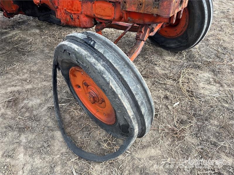 CASE C4 2WD Antique Tractor (Inoperable) Traktorid