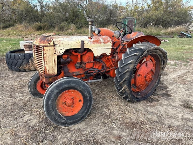 CASE C4 2WD Antique Tractor (Inoperable) Traktorid