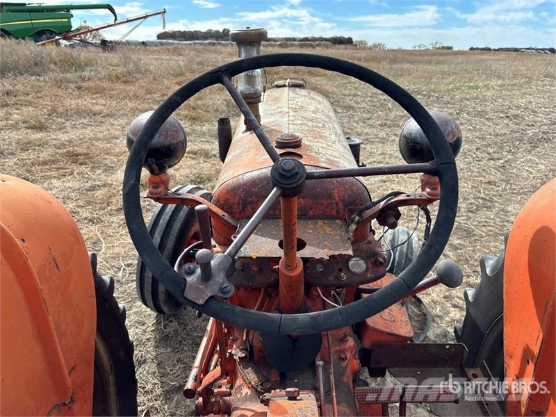 CASE C4 2WD Antique Tractor (Inoperable) Traktorid