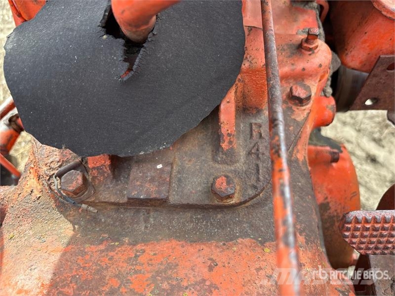 CASE C4 2WD Antique Tractor (Inoperable) Traktorid